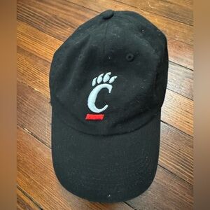 CINCINNATI BEARCATS UNIVERSITY OF CINCINNATI Top of the World Black Cap